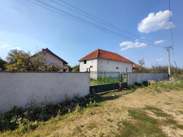 Country house in the village of Kočina in a good location