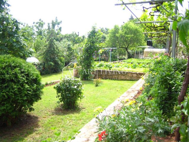 Istria, Premantura - spacious apartment in an excellent location, 400 meters from the sea