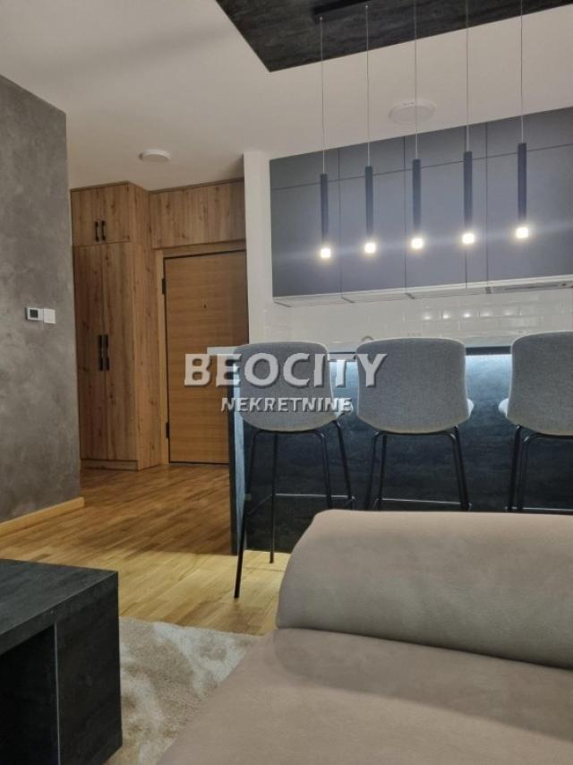 Novi Sad, Petrovaradin, Preradovićeva, 2. 0, 40m2, 500EUR