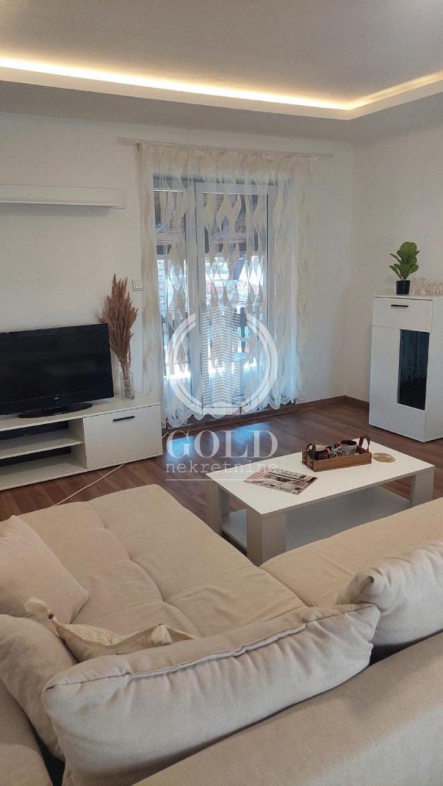 IZDAJEMO RENOVIRAN SPRAT KUĆE U VETERNIKU -800 EUR ID#6032