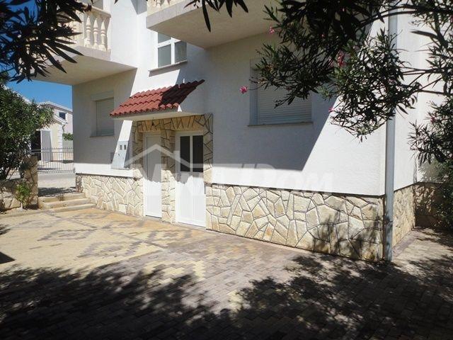 Studio apartman (garsonjera) 23. 40 m2 prvi kat