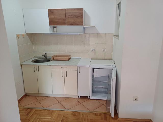 NOVI SAD - PODBARA - 42. 00 m2