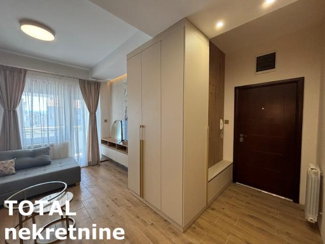 0. 5 Garsonjera NOVI SAD, 103000€