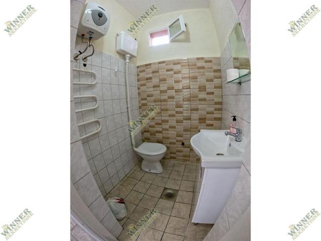 Izdavanje Lokal Zemun Gornjogradska, 32m2, Renoviran, Useljiv ID#1337