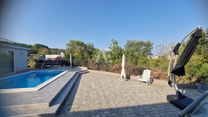 Krk, surroundings, two-story apartment in a quiet location! ID 594EN