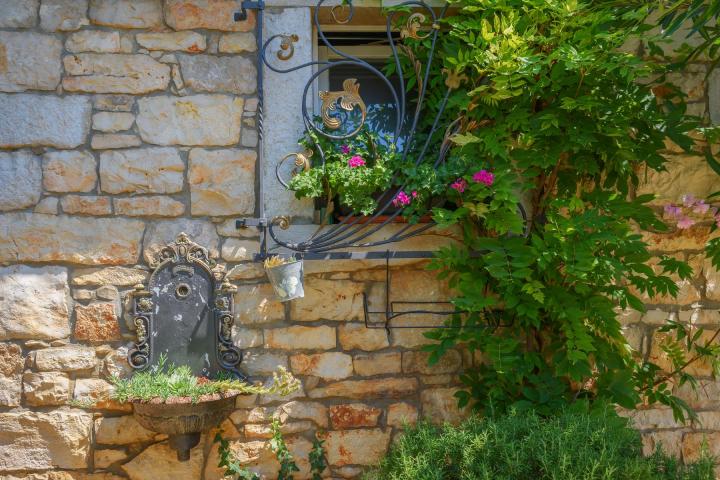 Istra, Poreč - Kamena kuća sa bazenom i pogledom na more