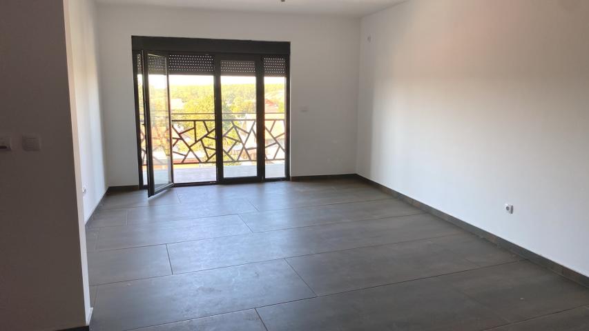 PANCEVO PANCEVO 70m2 , T , 99000e