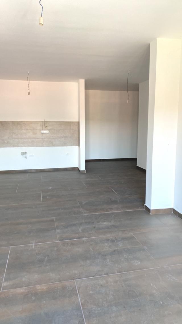 PANCEVO PANCEVO 70m2 , T , 99000e