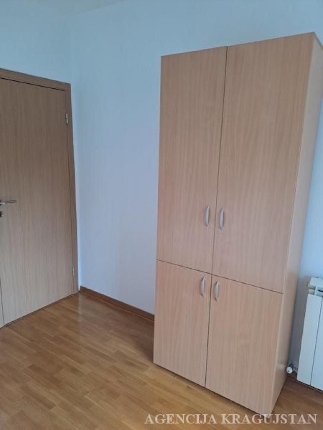 Izdavanje, Stan, 58. 00m2 , Centar