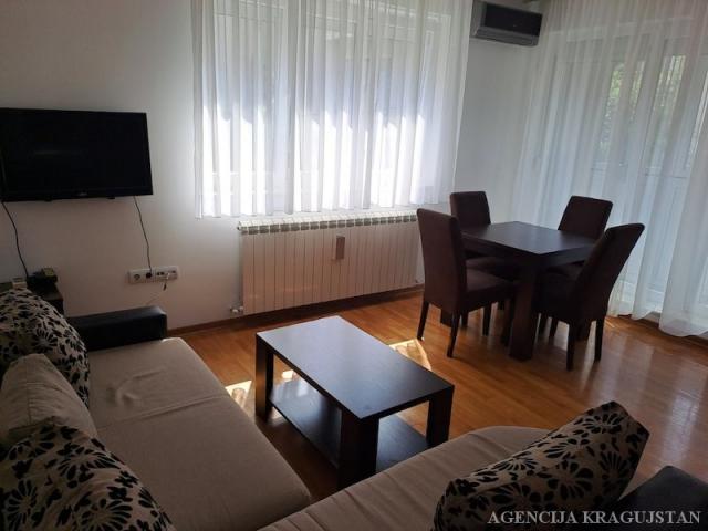 Izdavanje, Stan, 58. 00m2 , Centar