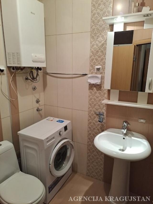 Izdavanje, Stan, 58. 00m2 , Centar