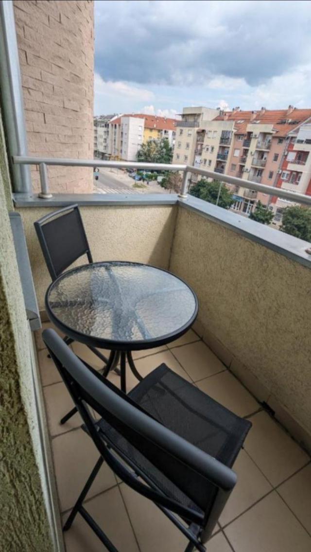 NOVI SAD - BULEVAR PATRIJARHA PAVLA - 29. 00 m2