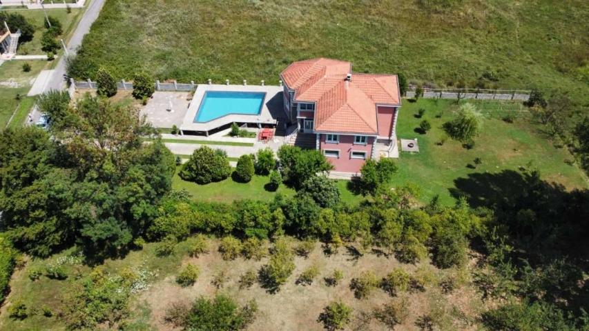 Two-story house with pool, Danilovgrad, Jastreb