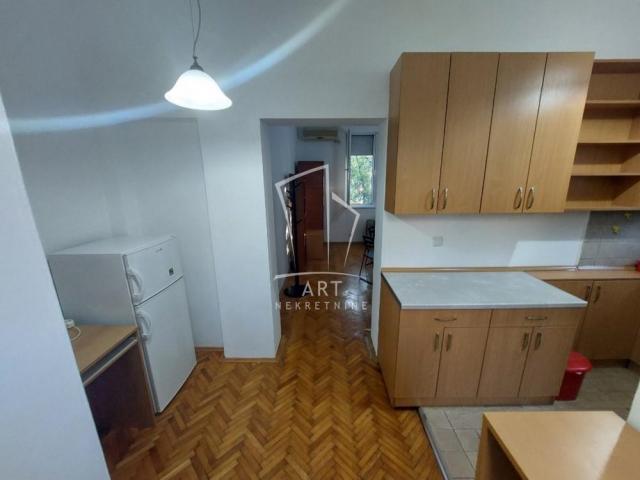 Đeram pijaca, Bulevar kralja Aleksandra, 30m2 ID#8856