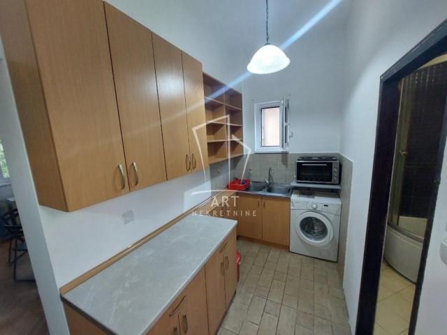 Đeram pijaca, Bulevar kralja Aleksandra, 30m2 ID#8856