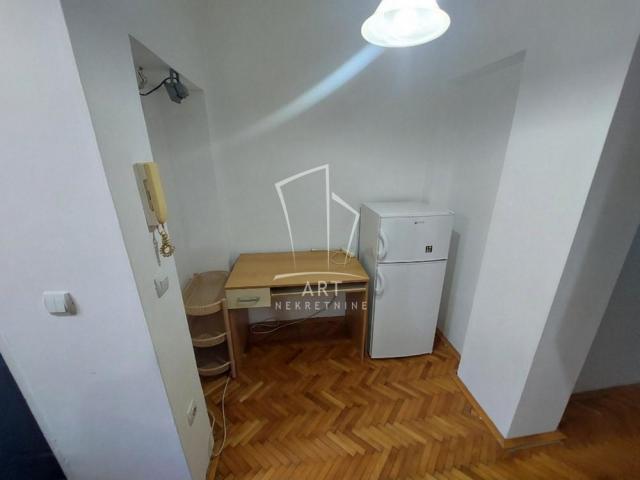 Đeram pijaca, Bulevar kralja Aleksandra, 30m2 ID#8856