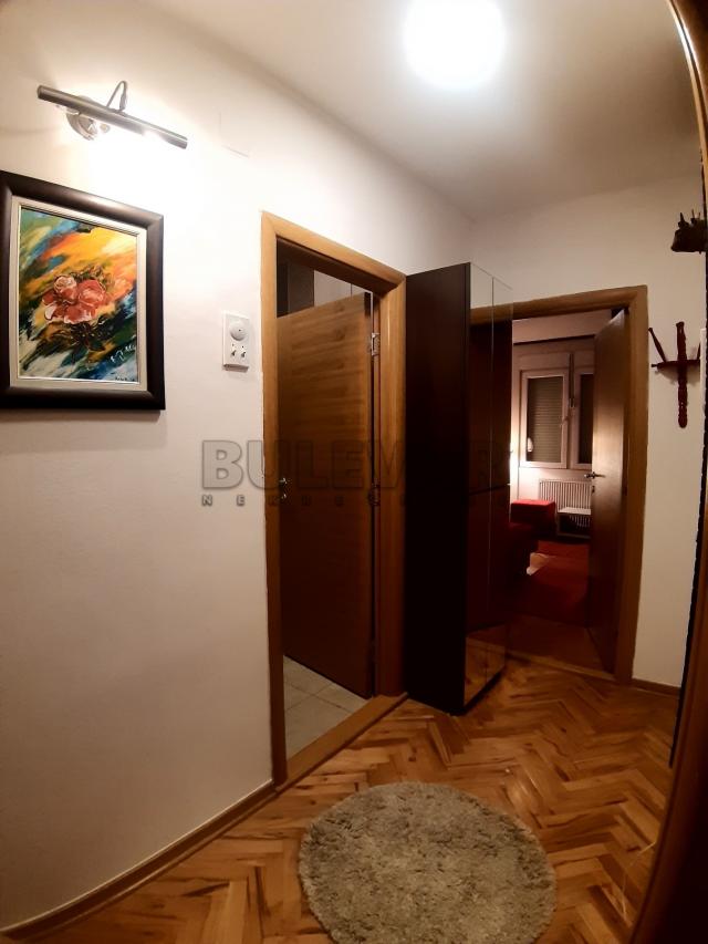 Prodaja, Stan, 60m2 , Mediana