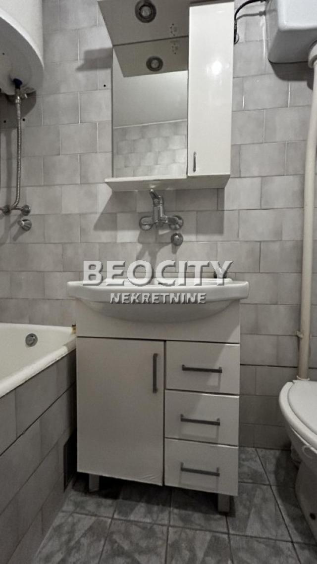 Novi Beograd, Bežanija, Vinogradska, 5. 0, 100m2, 950EUR