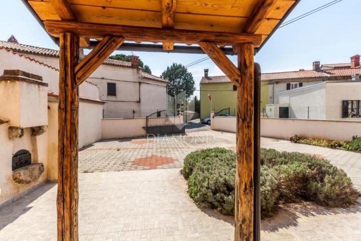 Marčana, two attractive houses in a quiet location