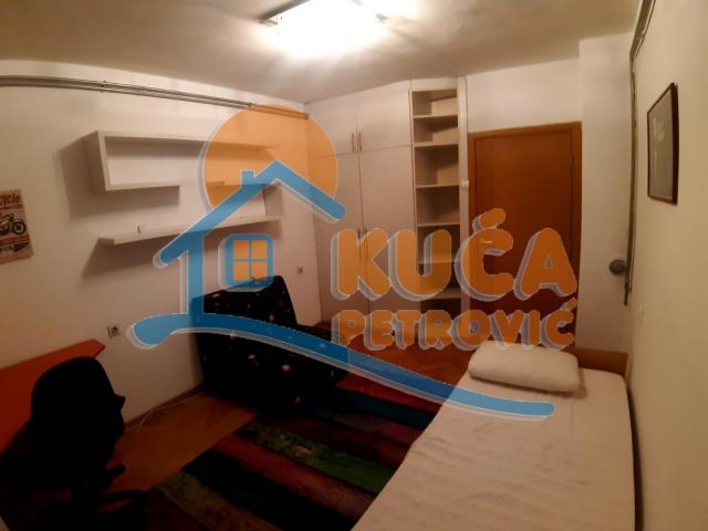 Prodaja, Stan, 60m2 , Mediana