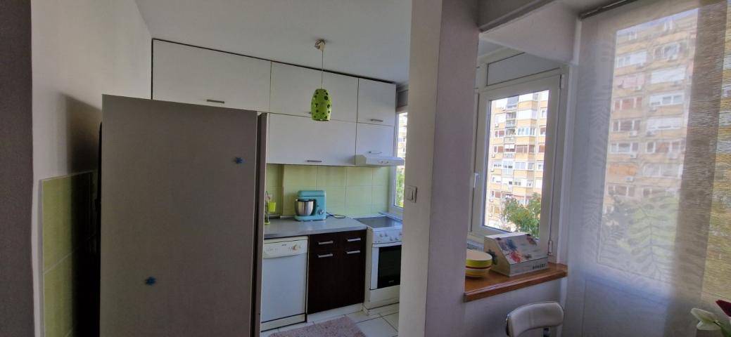 NOVI SAD - BULEVAR - 58. 00 m2