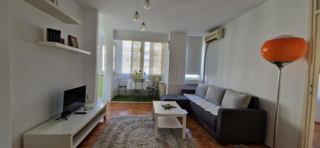 NOVI SAD - BULEVAR - 58. 00 m2