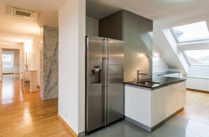 Luksuzan penthouse kod Crvenog pevca