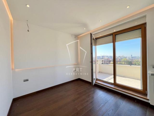 Manjež, lux penthouse 133+35m2 ID#8867