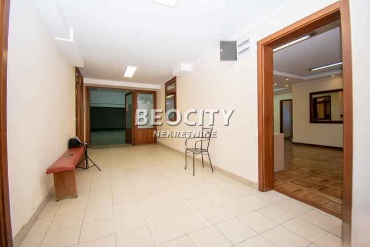 Zvezdara, Kluz, Milana Rakića , 5. 0, 450m2, 3800EUR