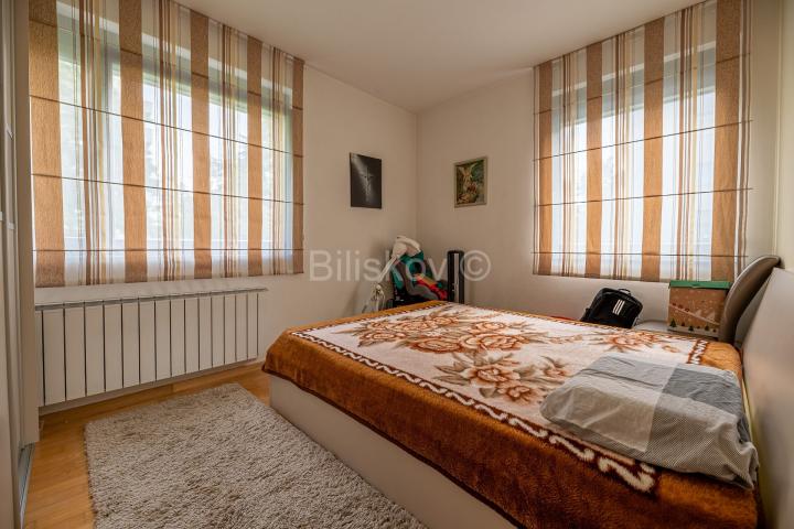 Prodaja Zagreb, Vrbani 3, prekrasan 5soban svijetao stan, v. priz. , balkon