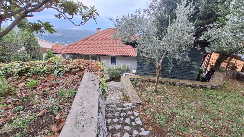 Opatija, surroundings, family house with garage and view of Kvarner