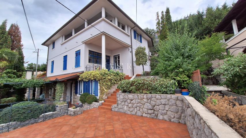 Opatija, surroundings, family house with garage and view of Kvarner