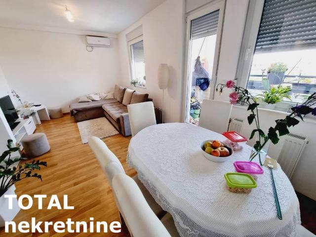 4 Četvorosoban stan NOVI SAD, 169950€