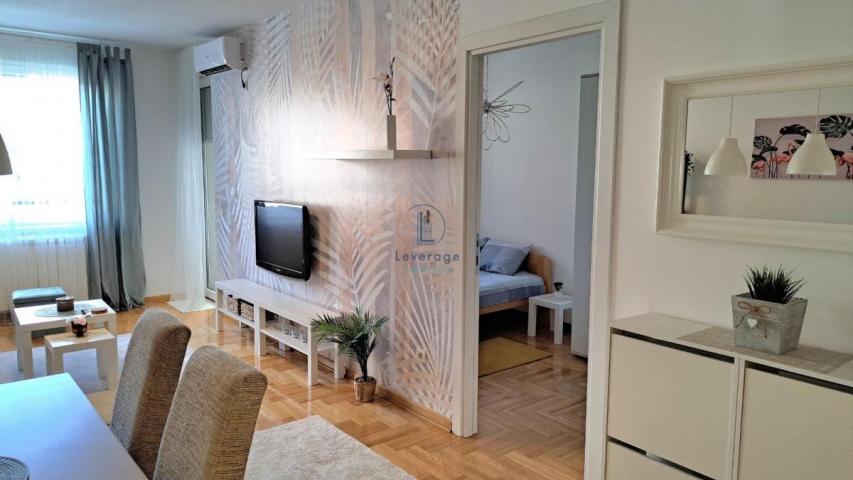 Banjica, Bulevar JNA, 44 m2