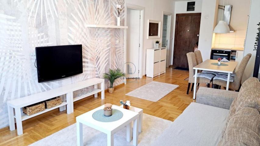 Banjica, Bulevar JNA, 44 m2