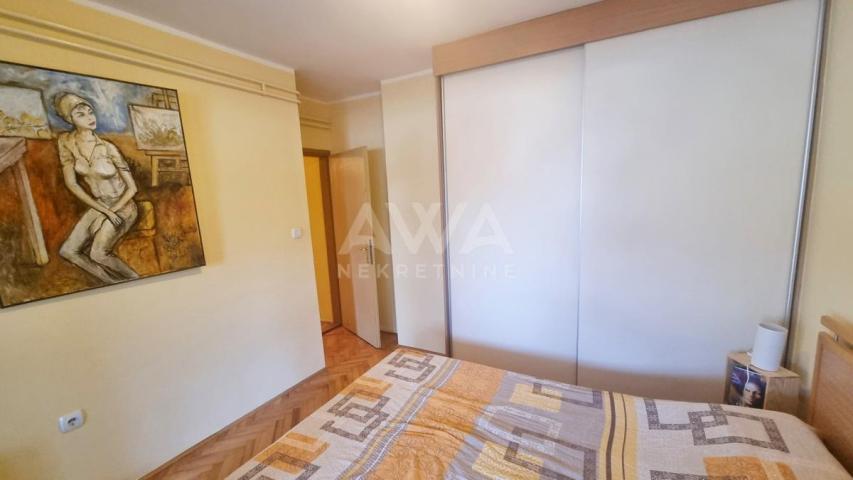 Renovirani namešten trosoban 80m2, prizemlje