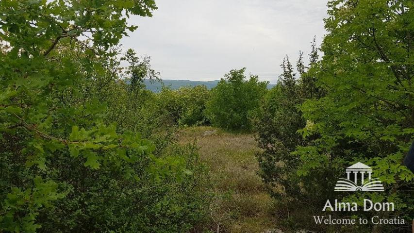 Poljoprivredno zemljište HRBOKI. 25. 000 M2 IDEALNO ZA OPG. 