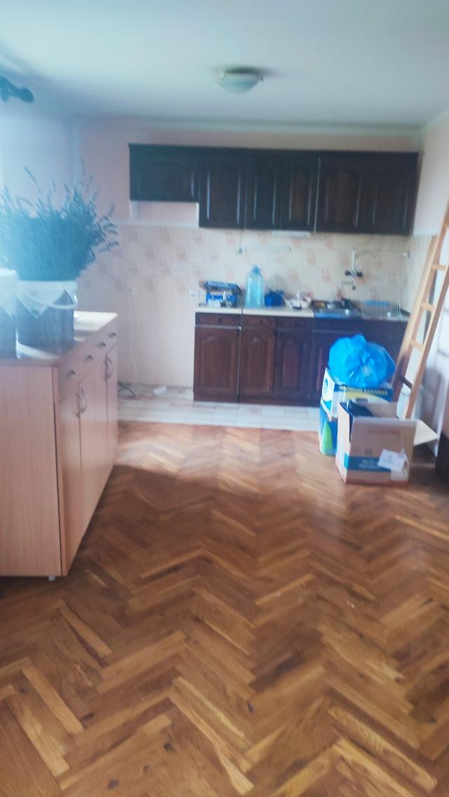 BARAJEVO BARAJEVO 209m2 , 9a , 149500e