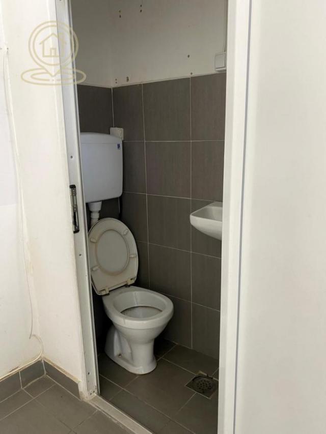 Izdavanje komercijalnog lokala – 20 m², Niš