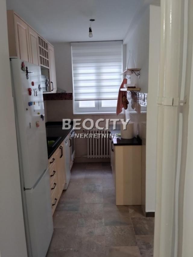 Novi Sad, Liman 2, Bulevar cara Lazara , 2. 5, 62m2, 700EUR LUX RENOVIRAN!