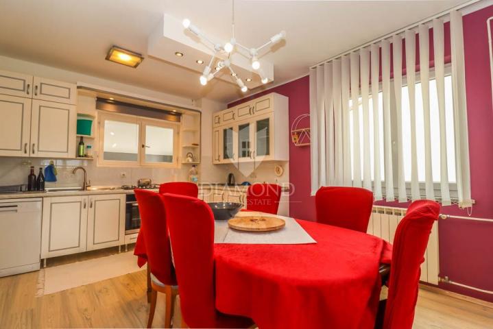 Pula, spacious apartment with a garden in a quiet neighborhood!