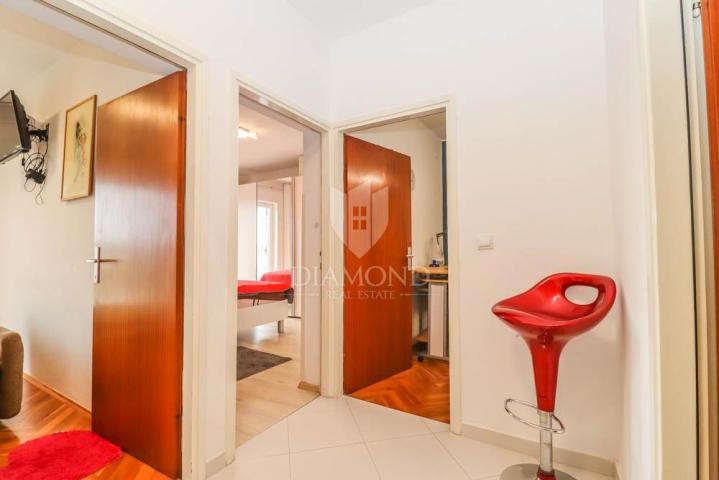 Pula, spacious apartment with a garden in a quiet neighborhood!