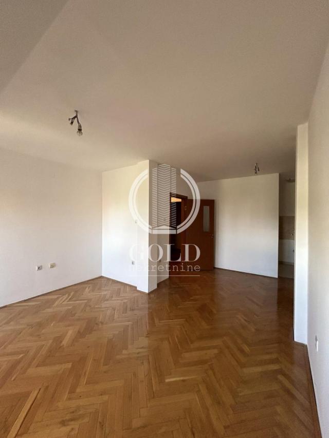 Prodajemo četvorosoban stan! 94m2, 1400eur/m2! ID#7490