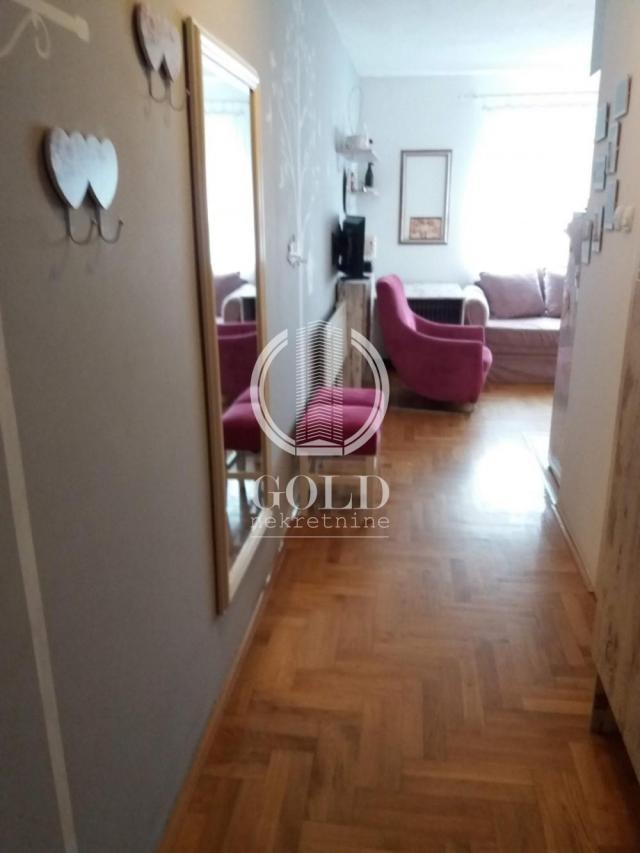 Izdavanje-Jednoisposoban, Bulevar Evrope, 370eur! ID#8160