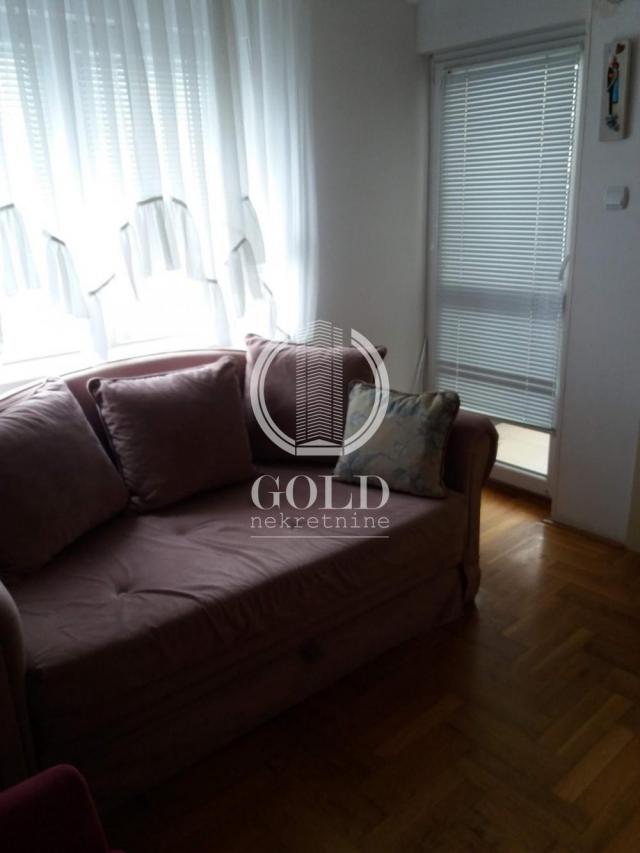 Izdavanje-Jednoisposoban, Bulevar Evrope, 370eur! ID#8160