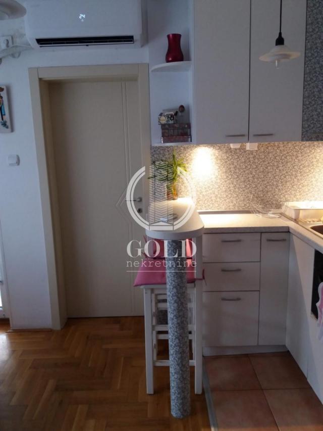 Izdavanje-Jednoisposoban, Bulevar Evrope, 370eur! ID#8160