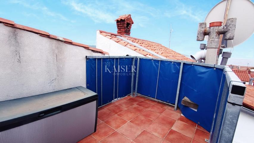 Krk, historical center - terraced house 70m2 with sea view