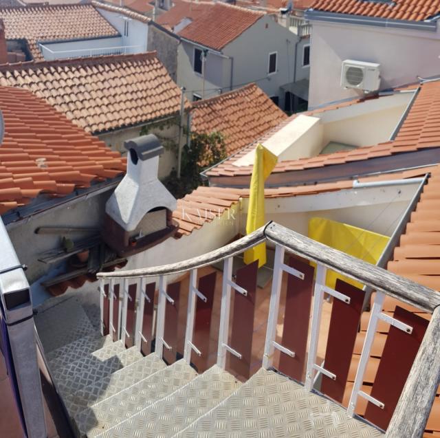 Krk, historical center - terraced house 70m2 with sea view