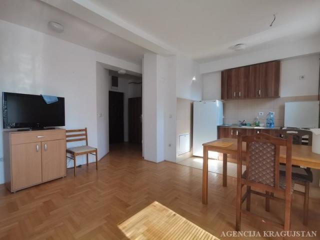 Izdavanje, Stan, 61. 00m2 , Bubanj