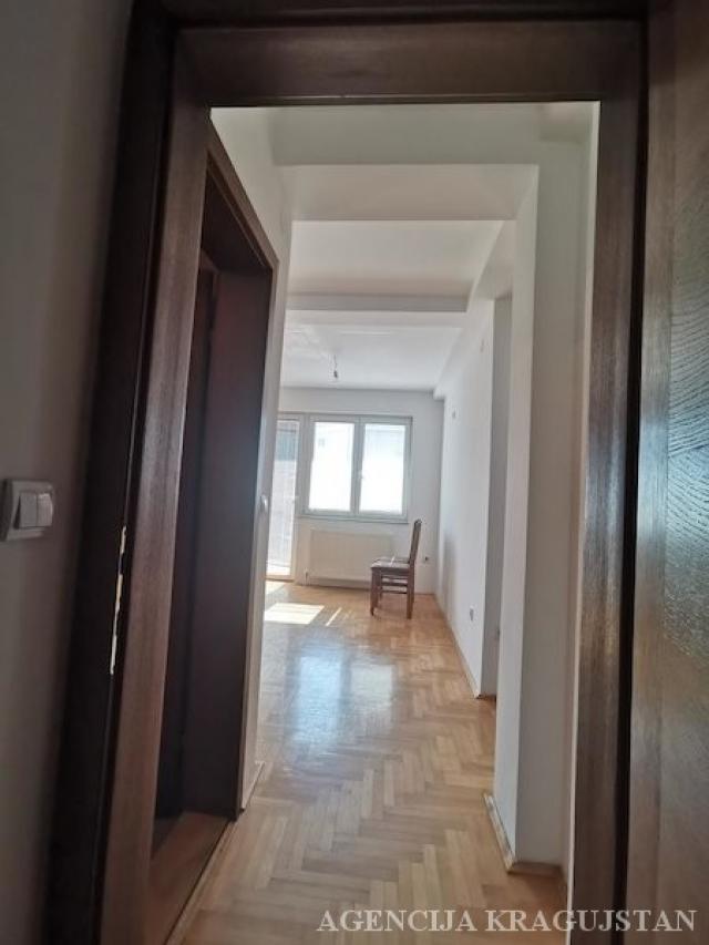 Izdavanje, Stan, 61. 00m2 , Bubanj